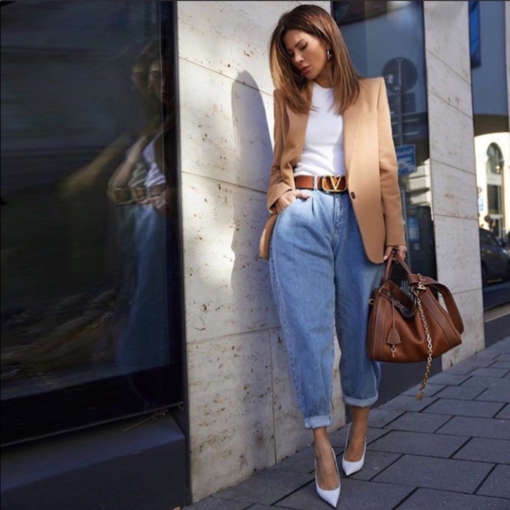 Zara Slouchy Jeans - Light Wash Pleated Pockets